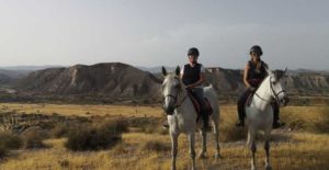ruta a caballo por desierto de taberna