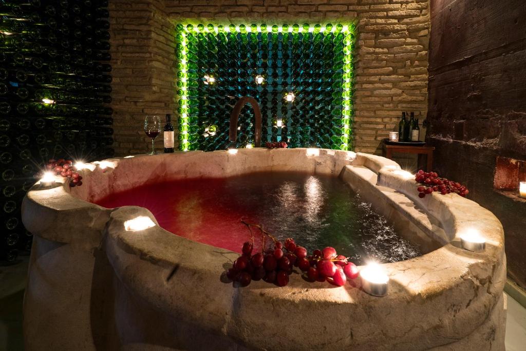 experiencia romántica con vino hotel aire almeria